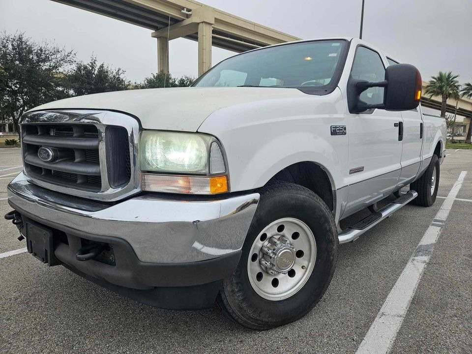 photo of 2004 Ford F-250 SD Lariat Crew Cab 2WD